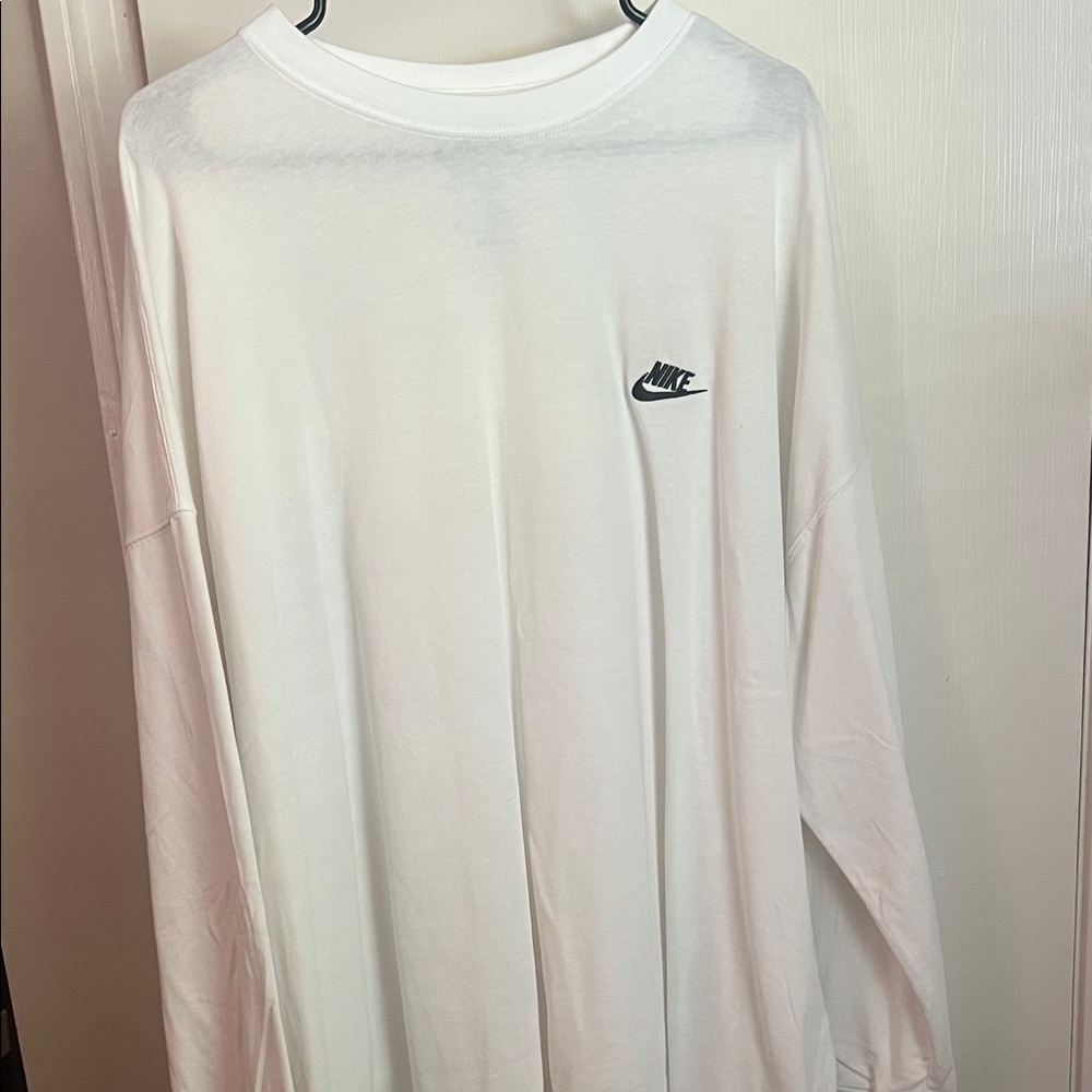 Nike Men's Classic White Long Sleeve Tee